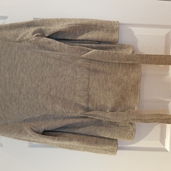 BCBGMAXAZRIA open cardigan in gray with a belt 100%  merino wool size s - Picture 5 of 5